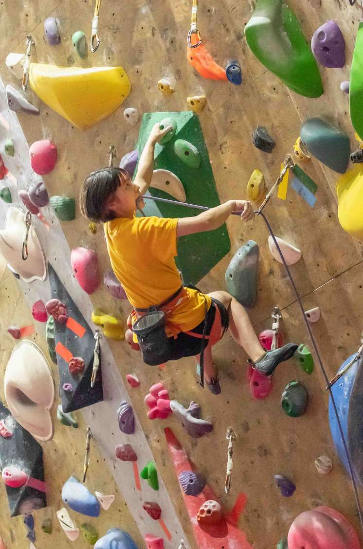関川愛音　クライミング　ボルダリング　牛乳石鹸　COWsports カウスポーツ